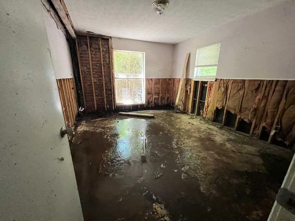 Water Damage Restoration services in Oak Ridge, FL